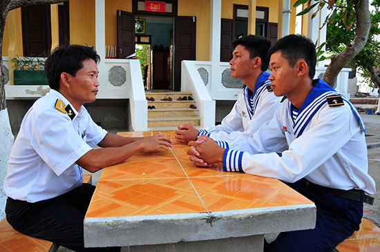 Chuyện &quot;gỡ rối tâm lý&quot; ở Trường Sa