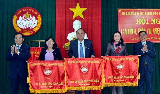 Phát huy vai trò sáng tạo và tự quản của nhân dân