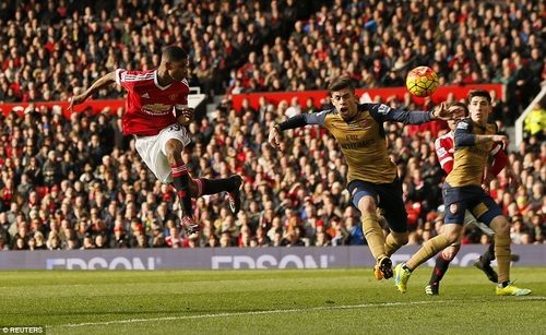 Tân binh Rashford tỏa sáng, MU &quot;xử đẹp&quot; Arsenal