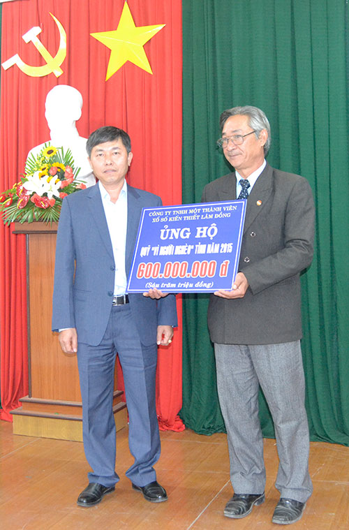 Nhìn lại 15 năm "Vì người nghèo"