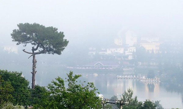 Khuôn mặt khói sương