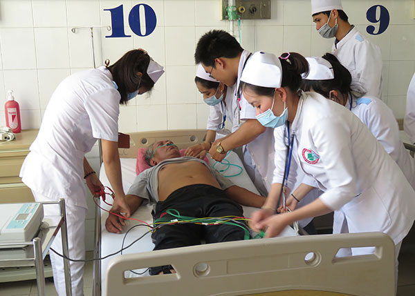 Giá dịch vụ y tế tăng, chất lượng khám, chữa bệnh có tăng theo?
