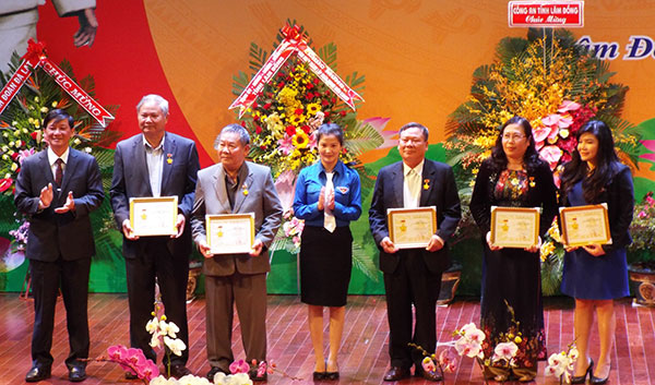 Mít tinh kỷ niệm 85 năm Ngày thành lập Đoàn