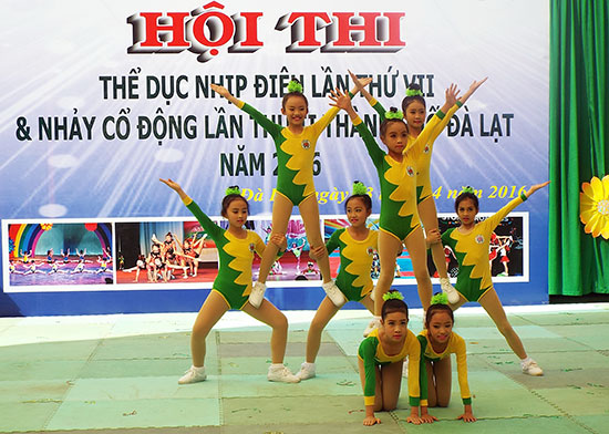 Đà Lạt: Hơn 300 học sinh tham dự hội thi thể dục nhịp điệu và nhảy cổ động