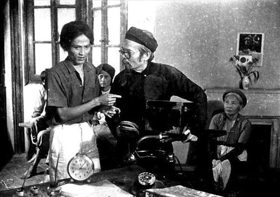 Giáo sư Hà Văn Cầu - nhà nghiên cứu sân khấu uyên bác