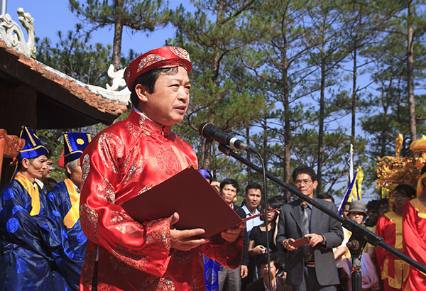 Linh thiêng nguồn cội