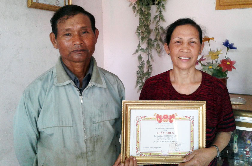 Trồng rau, nuôi 5 người con học đại học