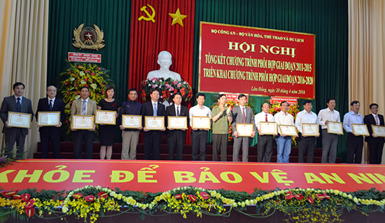 Tiếp tục đẩy mạnh phong trào rèn luyện thân thể theo gương Bác Hồ