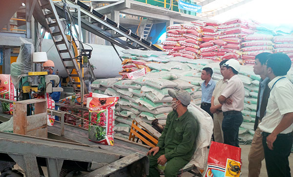 Nhiều công nhân sản xuất trong môi trường độc hại nhưng nhà xưởng vẫn chưa lắp đặt hệ thống thông gió