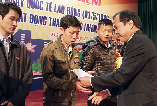 Phát động "Tháng công nhân" năm 2016
