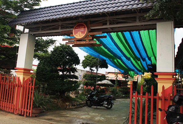 Quán cà phê Cư Bao, “thủ phạm” gây tiếng ồn làm ảnh hưởng đến cuộc sống của hàng chục hộ dân