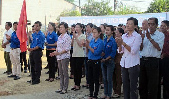 Đạ Huoai: Ra quân hưởng ứng Tuần lễ quốc gia Nước sạch và Vệ sinh môi trường nông thôn