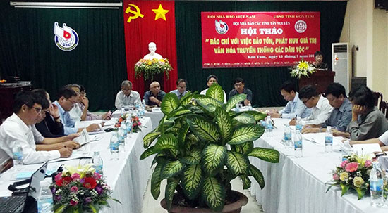 Báo chí phải tiếp tục là những chiến sĩ xung kích trên mặt trận văn hoá tư tưởng