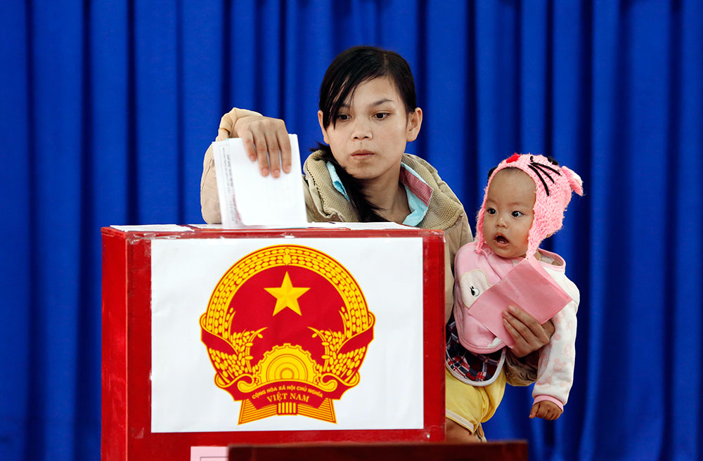 Cử tri thị trấn Lạc Dương (huyện Lạc Dương), ngay từ rất sớm cũng đã có mặt tại các điểm bầu cử để bầu phiếu chọn ra người đủ tài, đức đại diện cho ý chí và nguyện vòng của mình