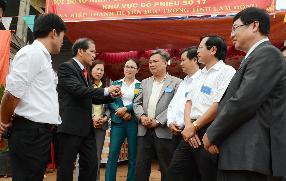 Bầu cử diễn ra trang trọng, dân chủ và đúng luật