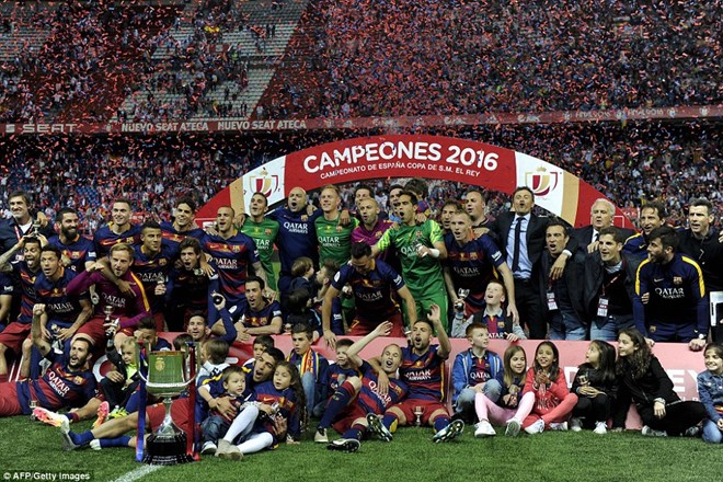 Barcelona giành Cúp Nhà vua sau trận cầu có đến 3 thẻ đỏ