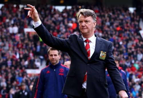 Man Utd chính thức sa thải HLV Van Gaal!