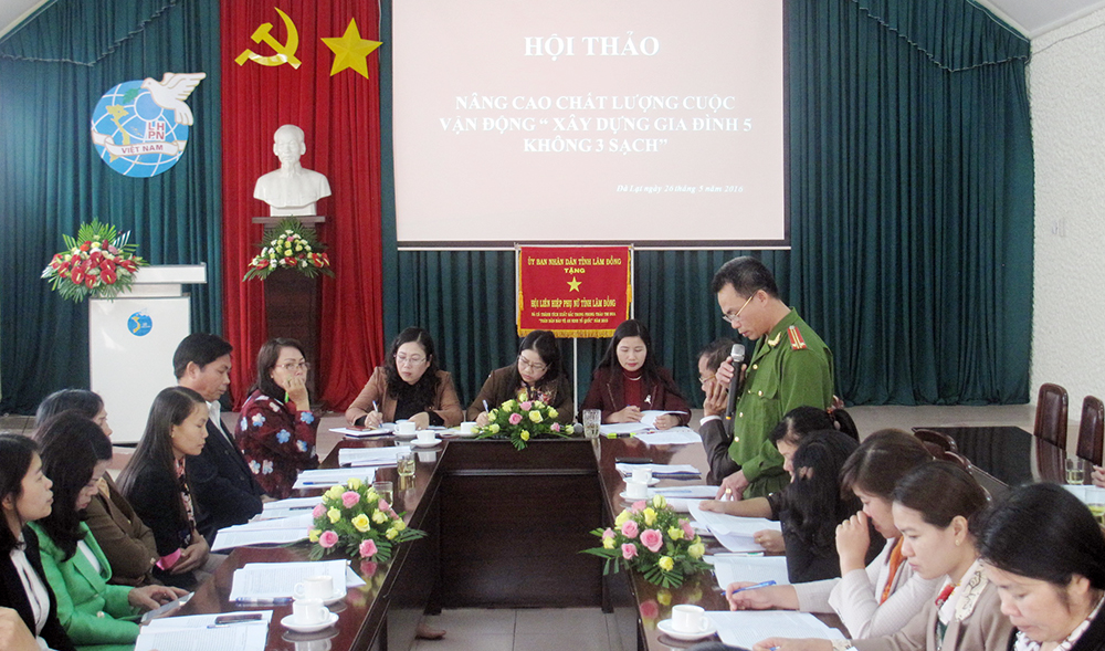 Hội thảo nâng cao chất lượng cuộc vận động xây dựng "Gia đình 5 không, 3 sạch"