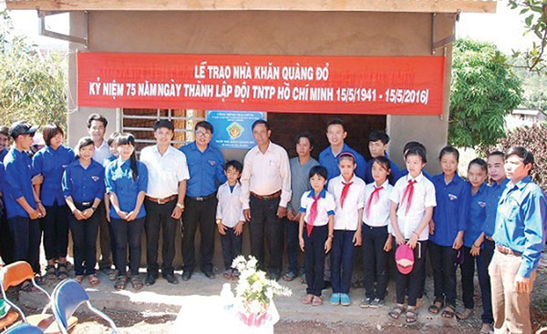 "Ngôi nhà Khăn quàng đỏ" ấm áp tình bè bạn