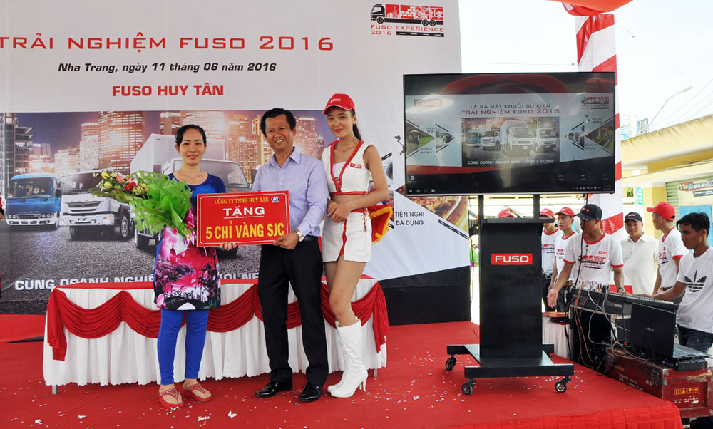 &quot;Trải nghiệm FUSO 2016&quot; đến phố biển Nha Trang