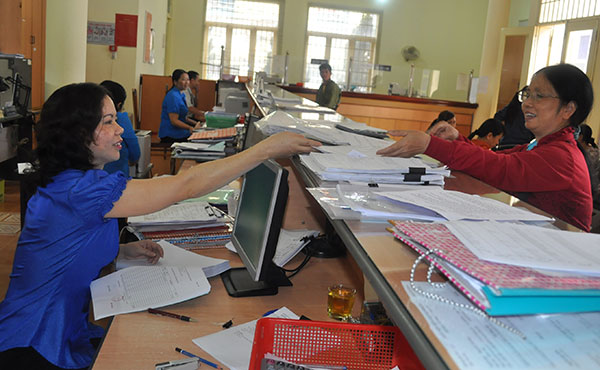 Cán bộ Kho bạc Lâm Hà học tập và làm theo gương Bác