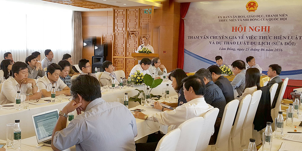 Hội nghị tham vấn chuyên gia về việc thực hiện Luật Du lịch và dự thảo Luật Du lịch (sửa đổi)