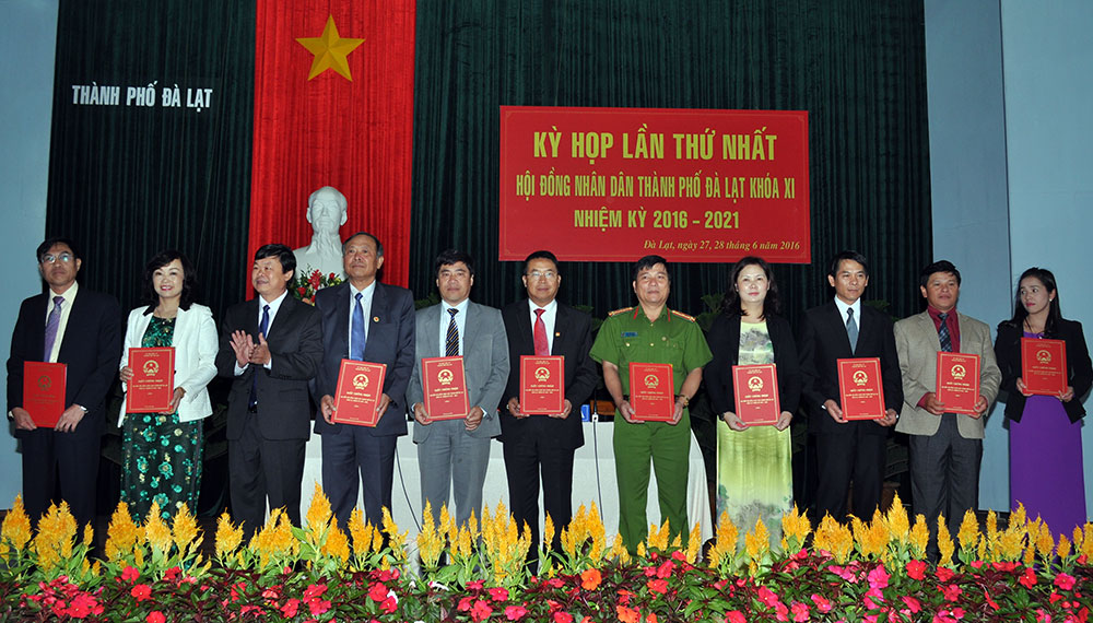 Các địa phương tổ chức kỳ họp HĐND lần thứ nhất, nhiệm kỳ 2016 - 2021