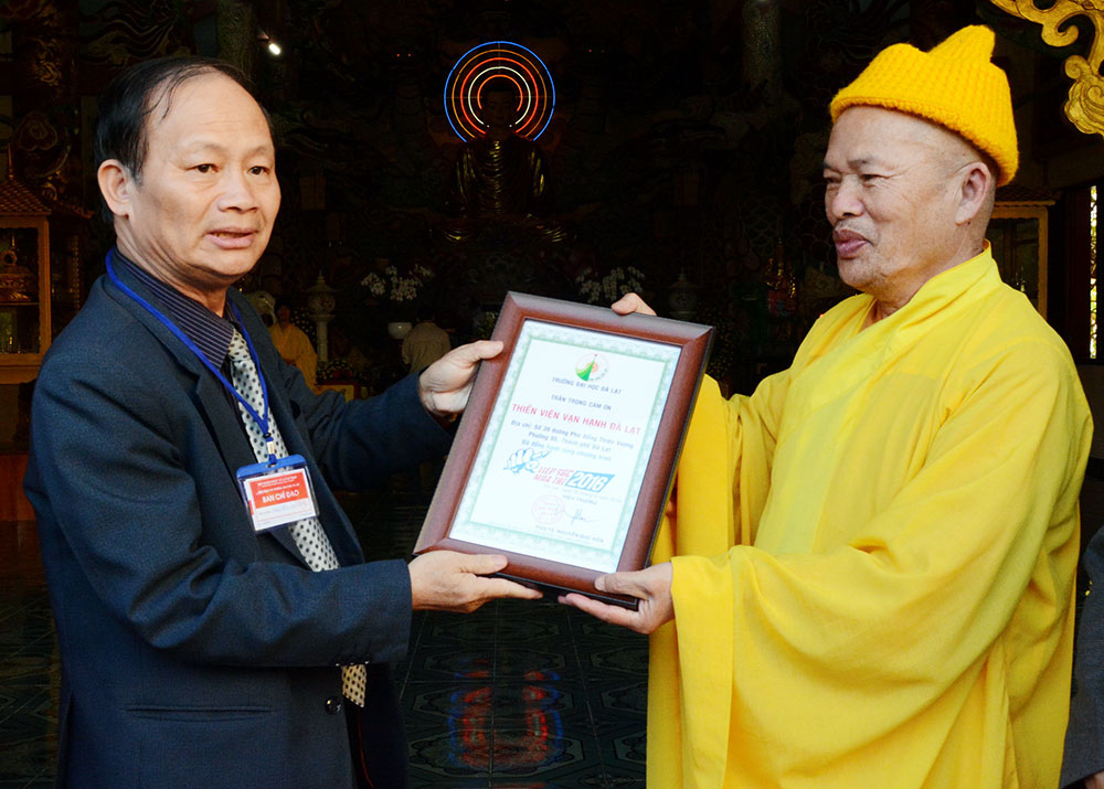 Đại diện Trường Đại học Đà Lạt đến thăm các cơ sở hỗ trợ thí sinh