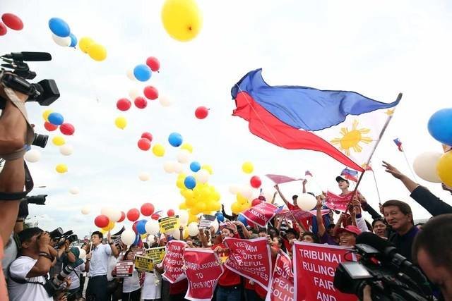 Tòa trọng tài tuyên Philippines thắng kiện Trung Quốc