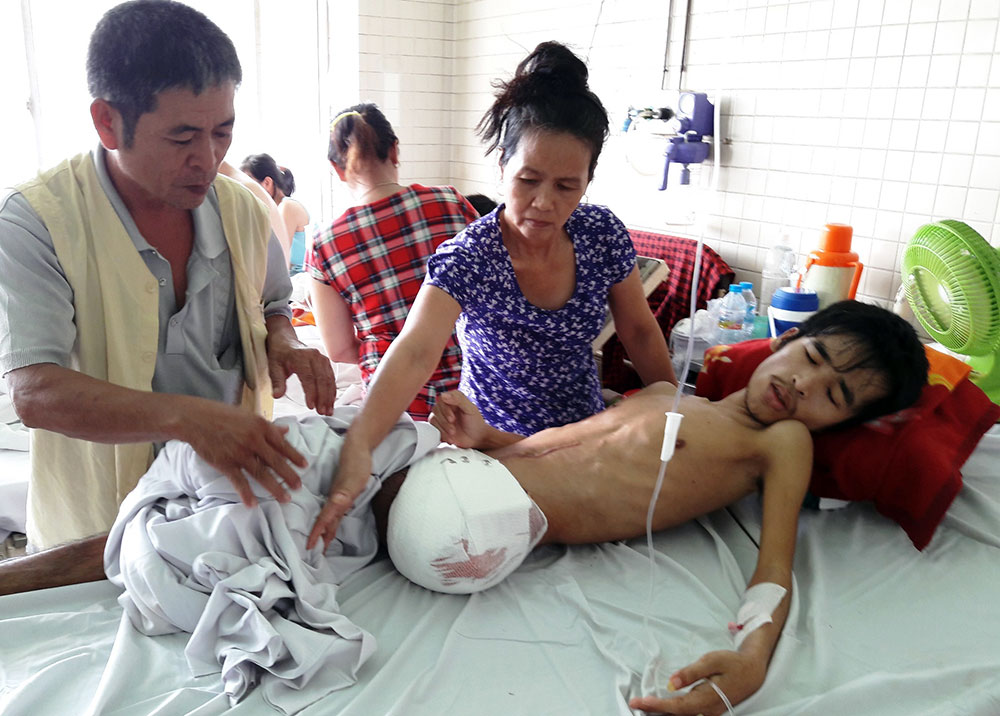 Nam thanh niên mắc bệnh hiểm nghèo cần giúp đỡ