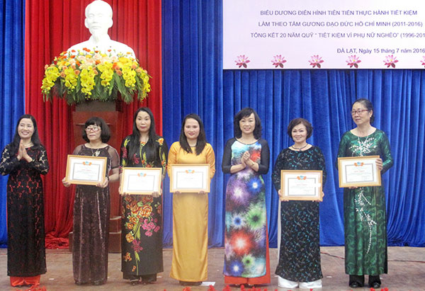 Đà Lạt biểu dương các điển hình phụ nữ thực hành tiết kiệm làm theo gương Bác