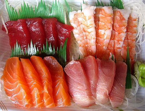 Ăn cá sống không được xử lý sạch sẽ dễ bị nhiễm các ký sinh trùng, gây tổn thương cho gan, thậm chí có thể dẫn đến ung thư gan