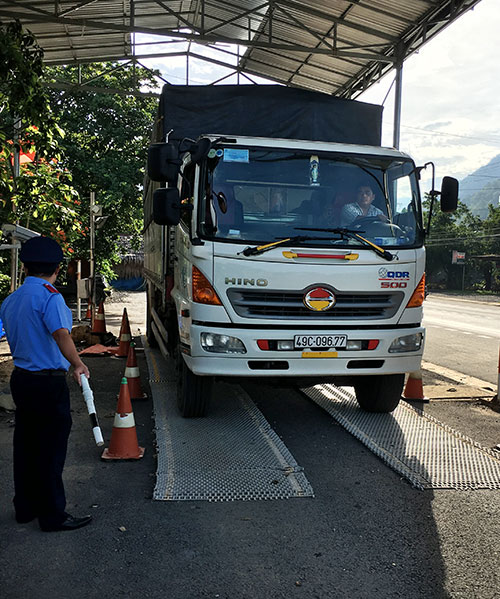 Kiểm tra, xử phạt quy định về tải trọng xe: Quyết liệt thực hiện nhiều giải pháp