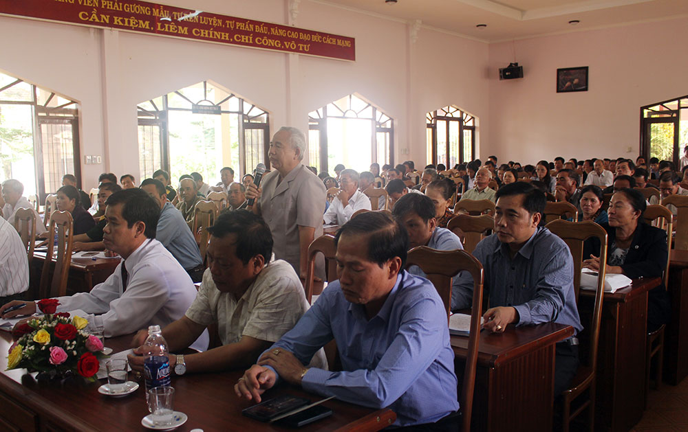 Cử tri Di Linh kiến nghị với Đại biểu Quốc hội
