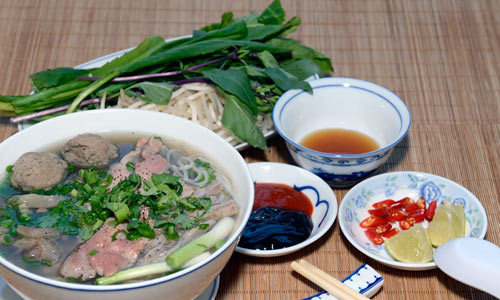 Cảnh báo những "chất độc" và tác nhân gây bệnh từ bát phở bò