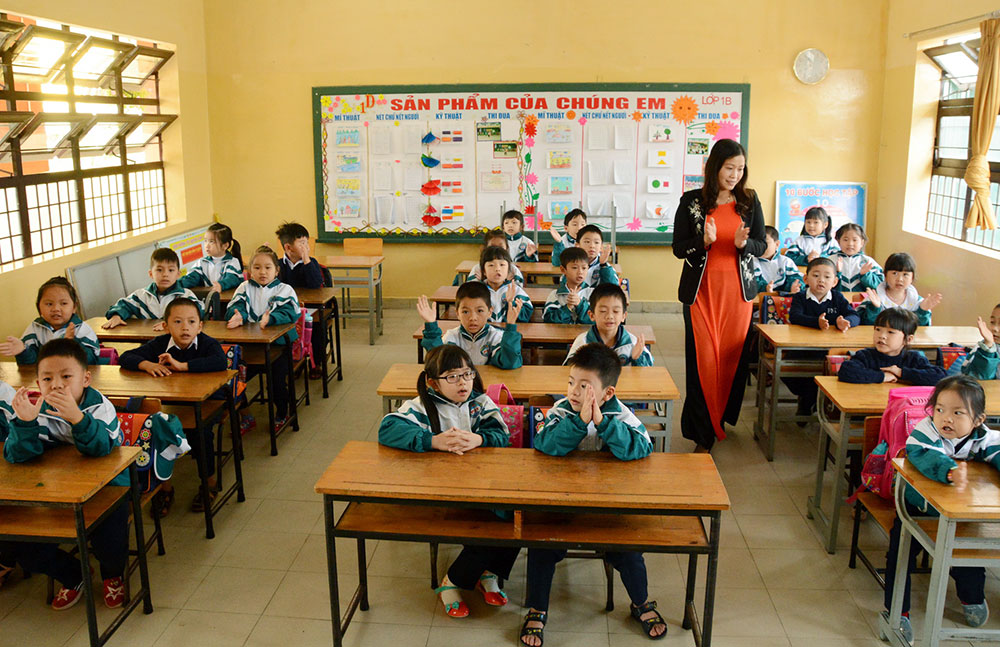Ngày đầu tiên đến lớp của học sinh lớp 1 Trường Tiểu học Phan Như Thạch
