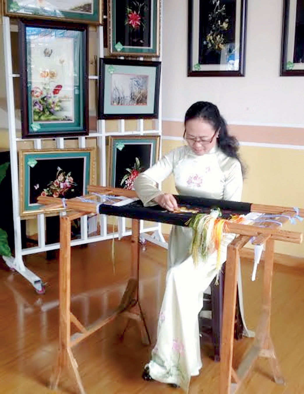 Nghệ nhân Ưu tú Nguyễn Thị Hữu Hạnh