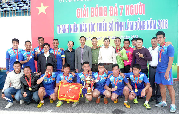 CLB Công an tỉnh vô địch giải bóng đá thanh niên DTTS 7 người