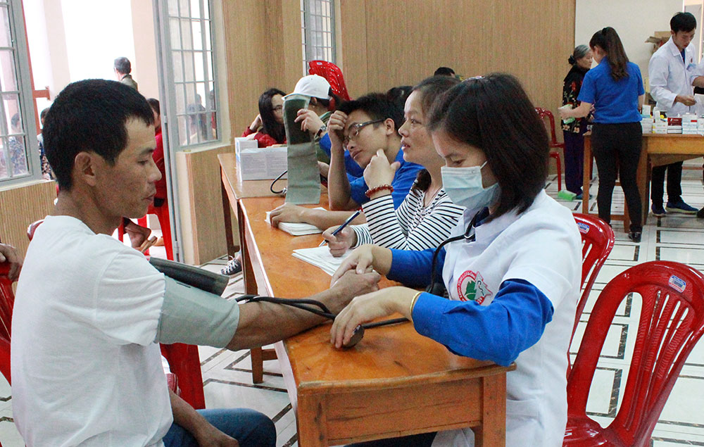 Theo bước chân tình nguyện