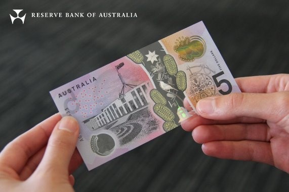 Australia phát hành tiền giấy có dấu hiệu dành cho người khiếm thị