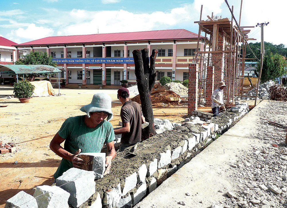 Đầu tư mạnh cho trường lớp