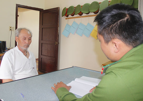 Cụ ông giả trung tướng quân đội về hưu lừa chạy việc