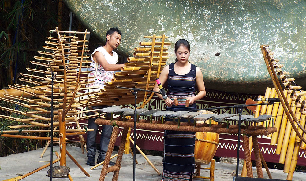 Độc tấu đàn đá