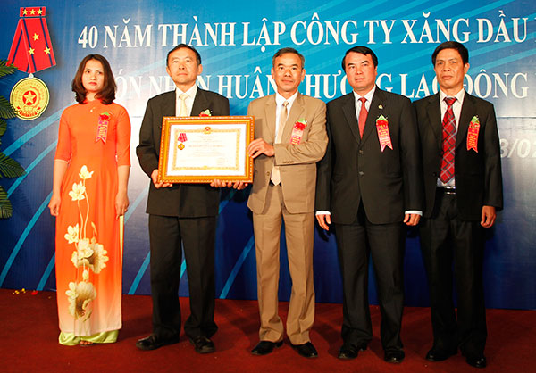 Ðoàn kết, thống nhất trong chỉ đạo và hành động