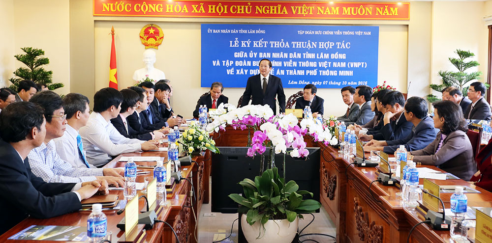 Ký kết thỏa thuận hợp tác &quot;Xây dựng Đà Lạt trở thành thành phố thông minh&quot;