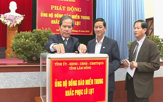 Phát động ủng hộ đồng bào miền Trung khắc phục hậu quả lũ lụt