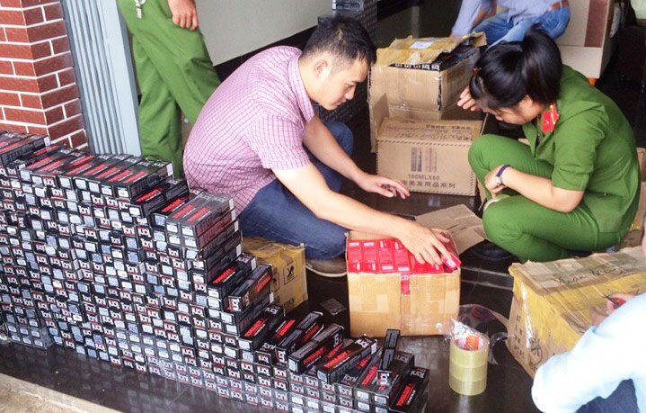 Thu hàng trăm sản phẩm mỹ phẩm tại một hội thảo không phép