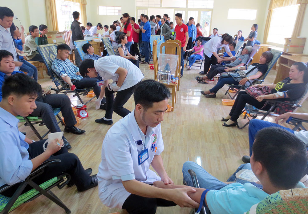 Những giọt máu ấm nồng