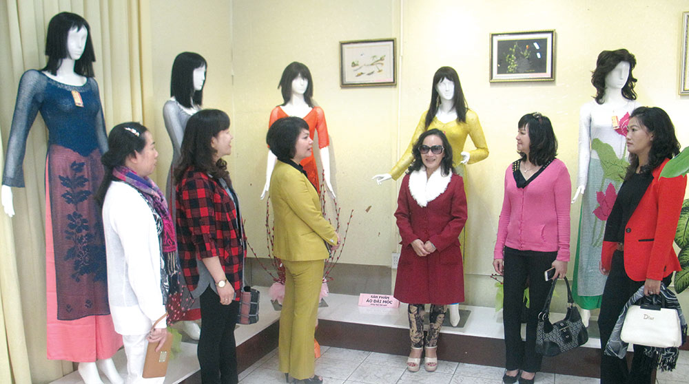Độc đáo chiếc áo dài Đà Lạt