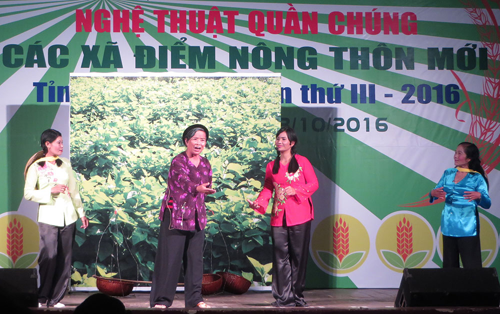 Nghệ thuật quần chúng &quot;kể&quot; về các xã điểm nông thôn mới